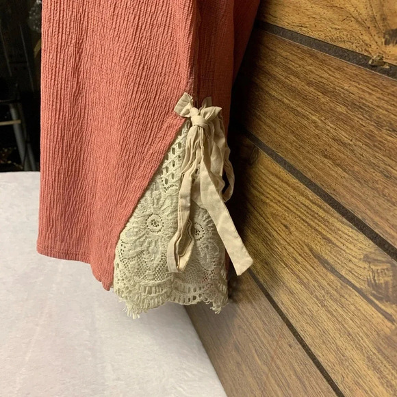 LC Lauren Conrad peach/cream size small top - Picture 2 of 7